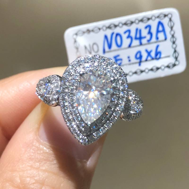豪华梨形Women's RingS925银镀白金定制选款主石Moissanite1.5ct/副石高碳钻